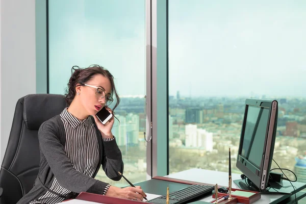 Modern businesswoman oinside the office building — Stock Photo, Image