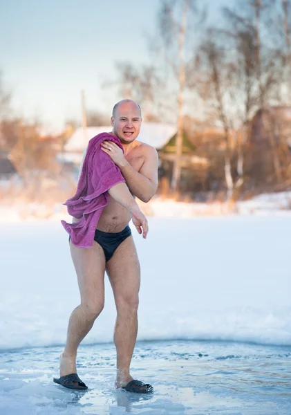 Cheerful man after swimming  cold water — Stock Photo, Image