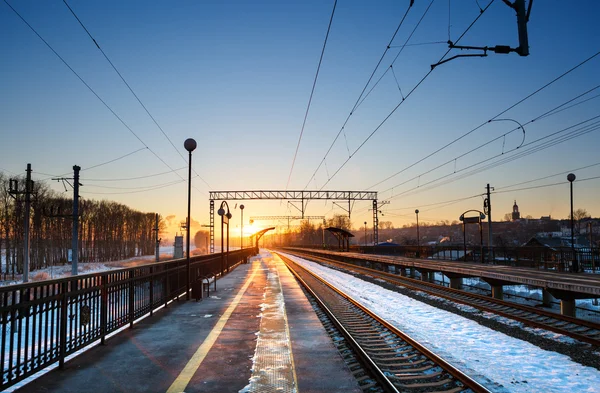 Pohled na nádraží před západem slunce — Stock fotografie