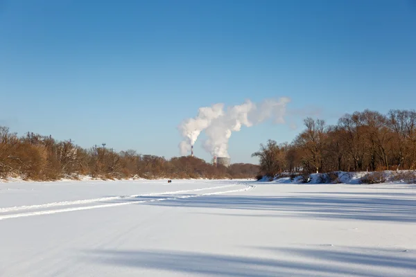 Gelo gelado no rio — Fotografia de Stock