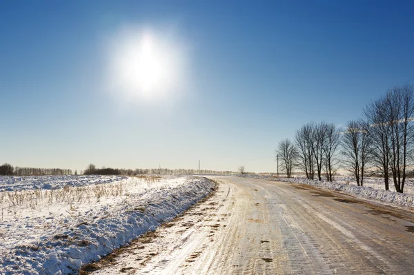 Sneeuw bedekte weg — Stockfoto