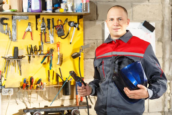 Worker with protective mask welding — Stock Photo, Image