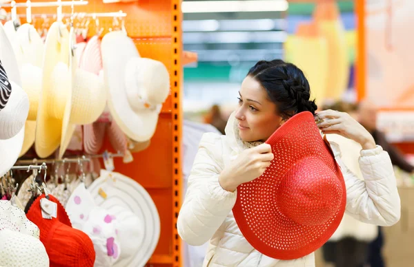 Schoonheid vrouw in Shopping Mall — Stockfoto