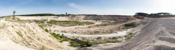 Panorama stora stenbrott kalksten malm — Stockfoto