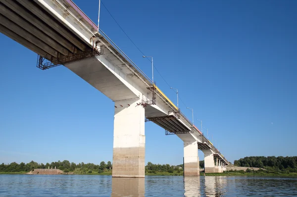 Bridge over the river — Stock Photo, Image