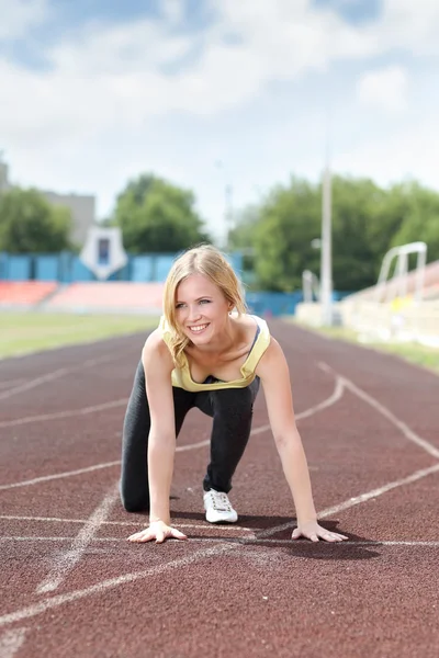Runner - vrouw uitgevoerd buiten opleiding — Stockfoto