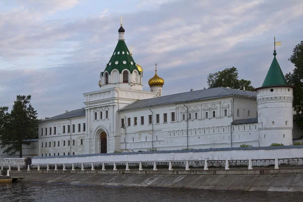 Holy Trinity Monastery of St. Hypatius (Ipatievsky Convent) at s — Stock Photo, Image