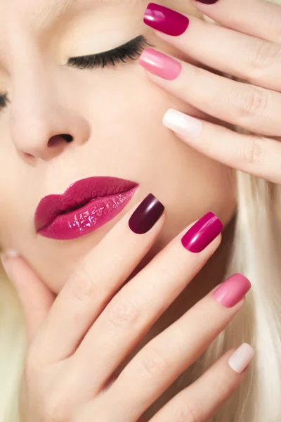 Burgundy colored manicure. — Stock Photo, Image