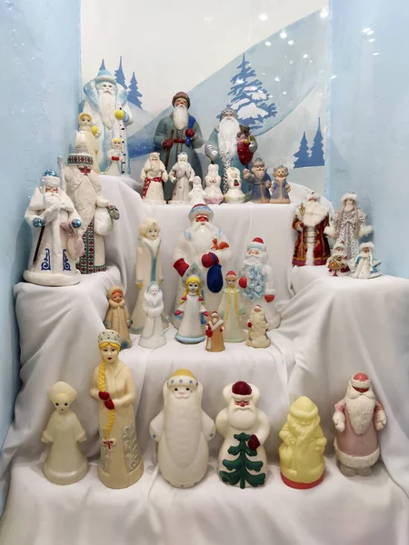 Una Colección Juguetes Navidad Soviéticos Vintage Santa Claus Doncellas Nieve — Foto de Stock