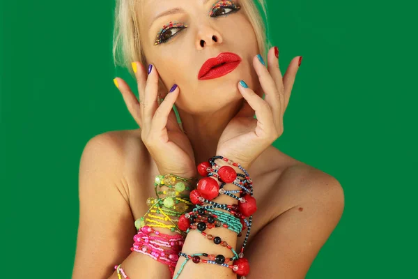 Trucco Creativo Manicure Una Ragazza Con Gioielli Rilievo — Foto Stock