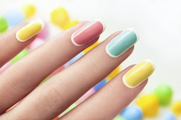 Pastelowy manicure. — Zdjęcie stockowe