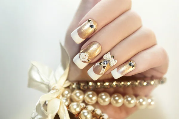 Pearl French manicure. — Stockfoto