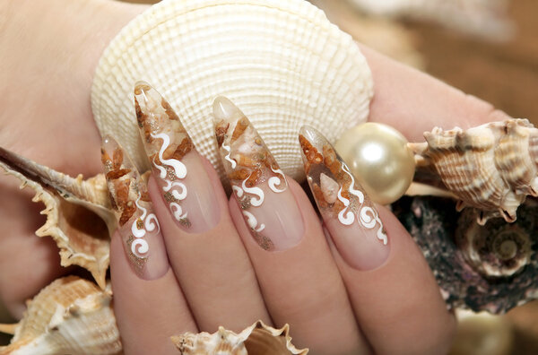 Design with seashells.