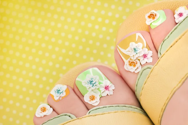 Zomer bloem pedicure. — Stockfoto