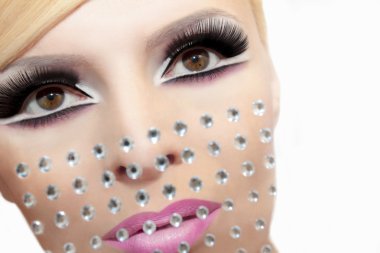 makyaj ile rhinestones.