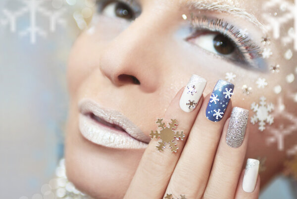 Snow manicure with