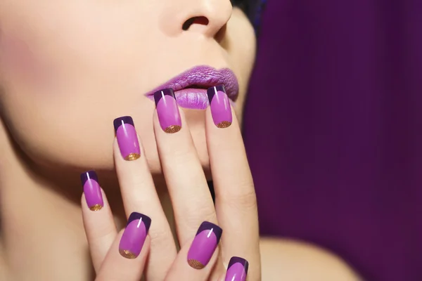 Lilac French manicure. — Stock Photo, Image