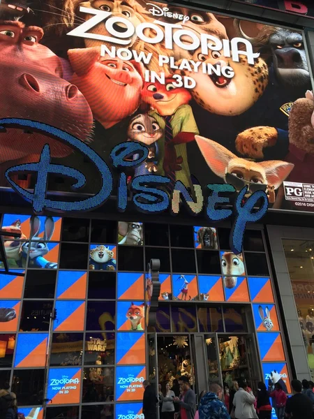 La tienda Disney en Times Square, Nueva York —  Fotos de Stock