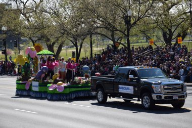 2016 Ulusal Cherry Blossom geçit töreninde Washington Dc