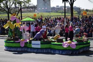 2016 Ulusal Cherry Blossom geçit töreninde Washington Dc