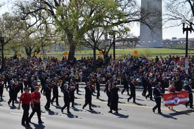 2016 Ulusal Cherry Blossom geçit töreninde Washington Dc