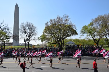 2016 Ulusal Cherry Blossom geçit töreninde Washington Dc