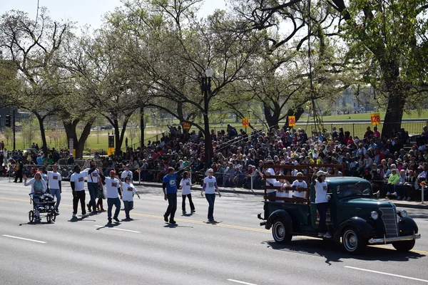 2016 národní Cherry Blossom Parade ve Washingtonu Dc — Stock fotografie