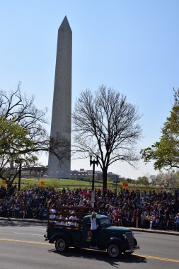 2016 Ulusal Cherry Blossom geçit töreninde Washington Dc