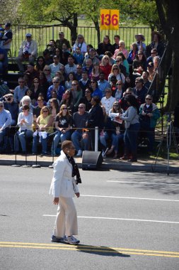 2016 Ulusal Cherry Blossom geçit töreninde Washington Dc