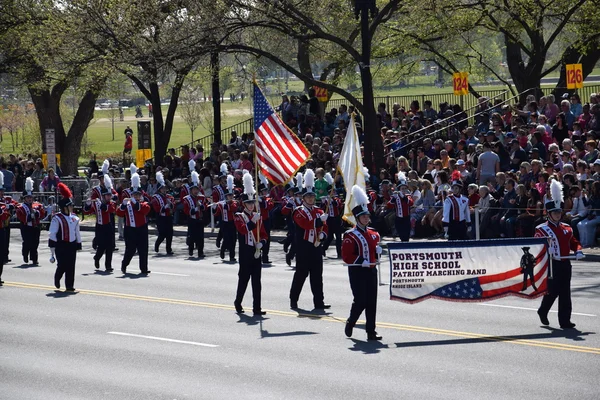 2016 Ulusal Cherry Blossom geçit töreninde Washington Dc