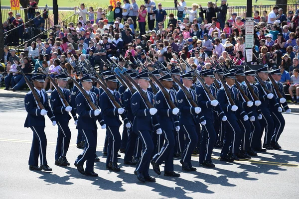 2016 národní Cherry Blossom Parade ve Washingtonu Dc — Stock fotografie