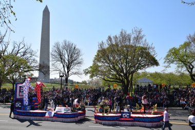 2016 Ulusal Cherry Blossom geçit töreninde Washington Dc