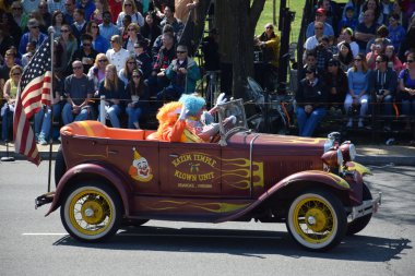 2016 Ulusal Cherry Blossom geçit töreninde Washington Dc