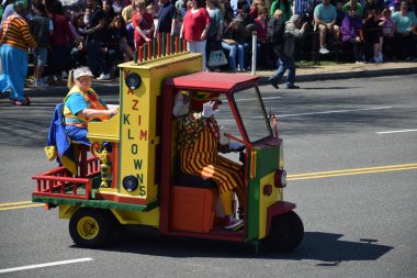 2016 Ulusal Cherry Blossom geçit töreninde Washington Dc