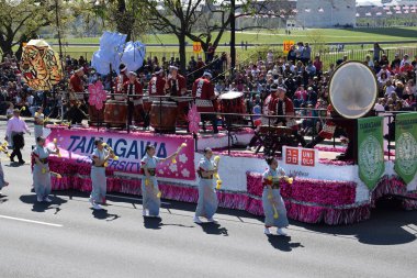 2016 Ulusal Cherry Blossom geçit töreninde Washington Dc