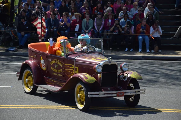 2016 Ulusal Cherry Blossom geçit töreninde Washington Dc