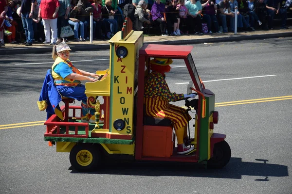 2016 Ulusal Cherry Blossom geçit töreninde Washington Dc