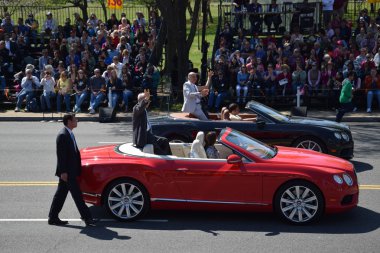 2016 Ulusal Cherry Blossom geçit töreninde Washington Dc