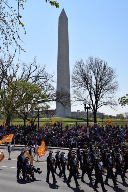 2016 Ulusal Cherry Blossom geçit töreninde Washington Dc