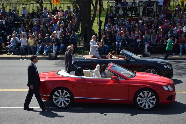 2016 Ulusal Cherry Blossom geçit töreninde Washington Dc