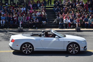 2016 Ulusal Cherry Blossom geçit töreninde Washington Dc