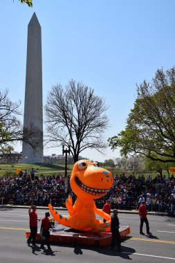 2016 Ulusal Cherry Blossom geçit töreninde Washington Dc