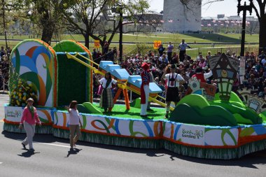 2016 Ulusal Cherry Blossom geçit töreninde Washington Dc