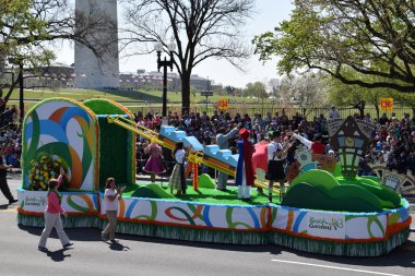 2016 Ulusal Cherry Blossom geçit töreninde Washington Dc