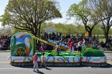 2016 Ulusal Cherry Blossom geçit töreninde Washington Dc