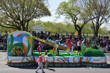 2016 Ulusal Cherry Blossom geçit töreninde Washington Dc