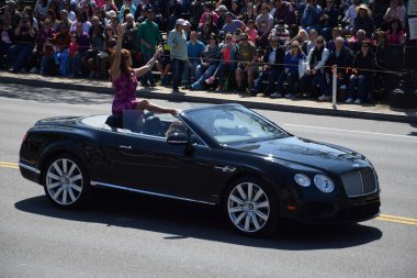 2016 Ulusal Cherry Blossom geçit töreninde Washington Dc