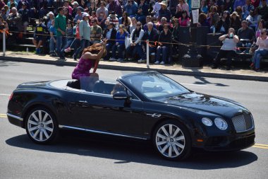 2016 Ulusal Cherry Blossom geçit töreninde Washington Dc