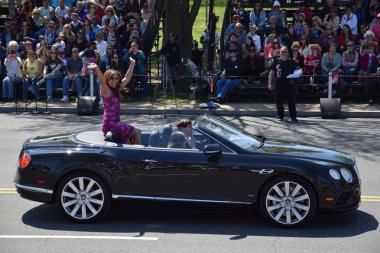 2016 Ulusal Cherry Blossom geçit töreninde Washington Dc
