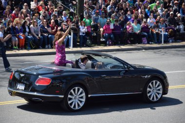 2016 Ulusal Cherry Blossom geçit töreninde Washington Dc